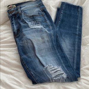 NWOT boutique distressed denim sz 5 so cute!